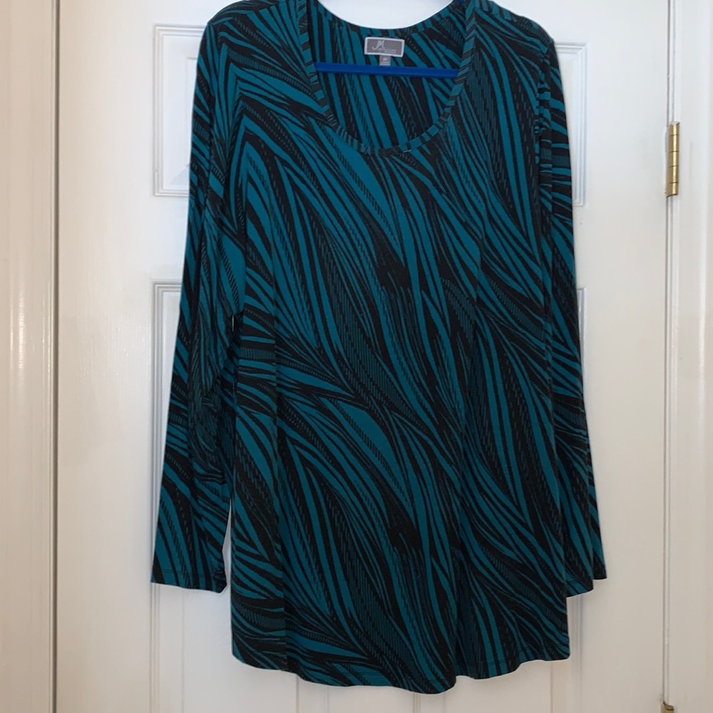 JM Collection Lined Long Sleeve Print Top. Size 3x
